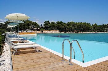 Crvena Luka Hotel & Resort