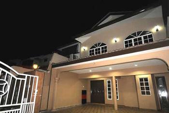 Leisure Home Stay - Gemilang
