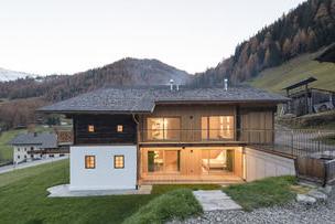 Ferienwohnungen am Berg - Giatla Haus